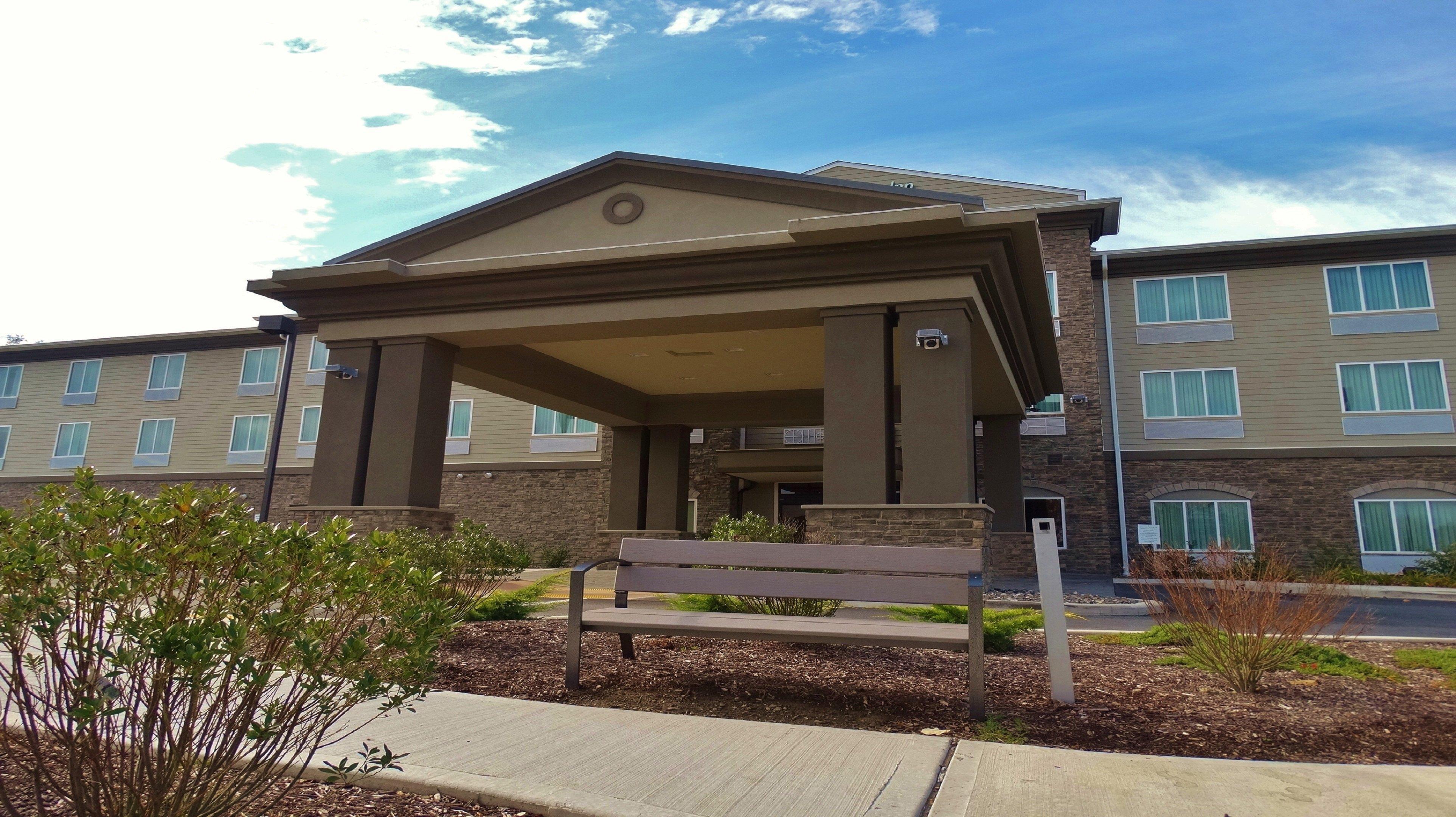 Holiday Inn Express And Suites Montgomery By Ihg Exterior foto